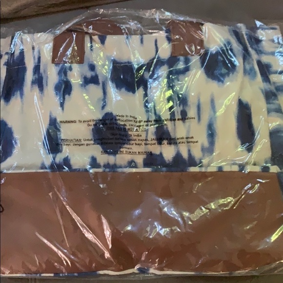 Vegan leather strap Laguna tie dyed tote - Picture 4 of 6